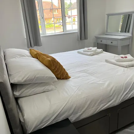 Appartamento Stylish Flat In London Harold Wood Esterno foto
