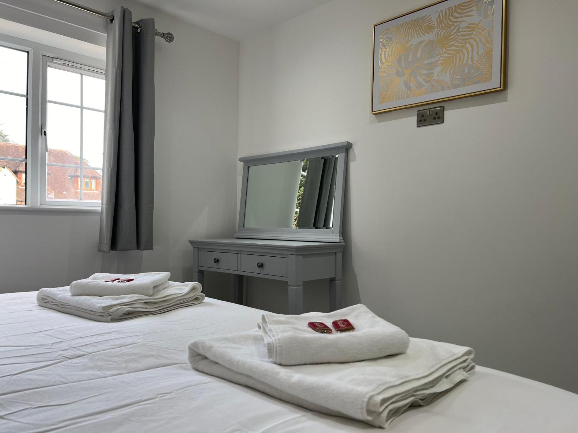 Stylish Flat In London * Harold Wood